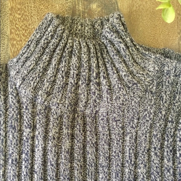 Textured long sleeve mock turtleneck, Navy - Picture 3 of 5